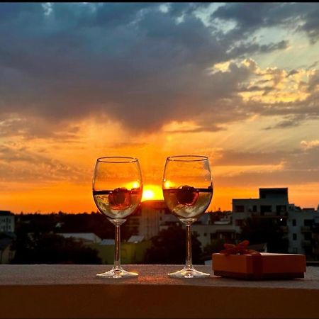 Appartamento Sunset View Bucarest Esterno foto